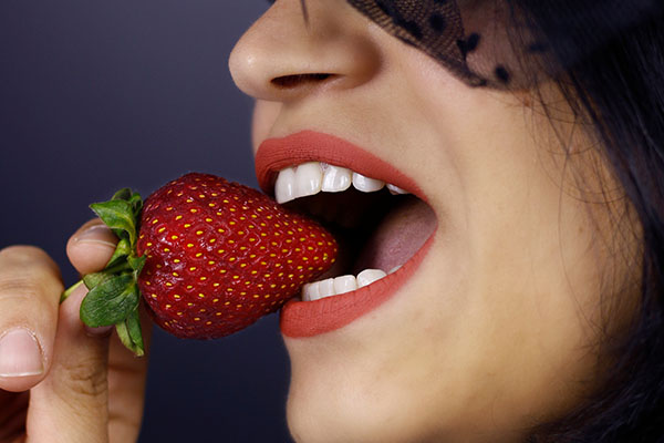 Foods To Avoid When You Have Veneers from Miami Beach Smiles in Miami Beach, FL